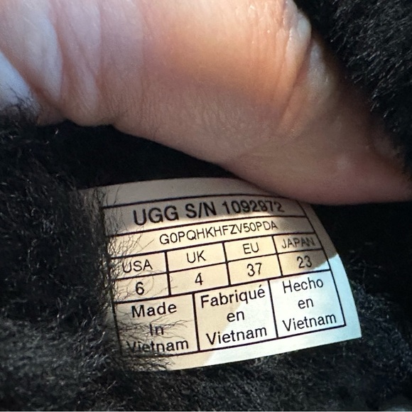 UGG Mini Bailey Velvet Bow II Boot - Picture 10 of 11